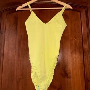 💛 Good American Neon Lace-Up One Piece – Size S 💛
